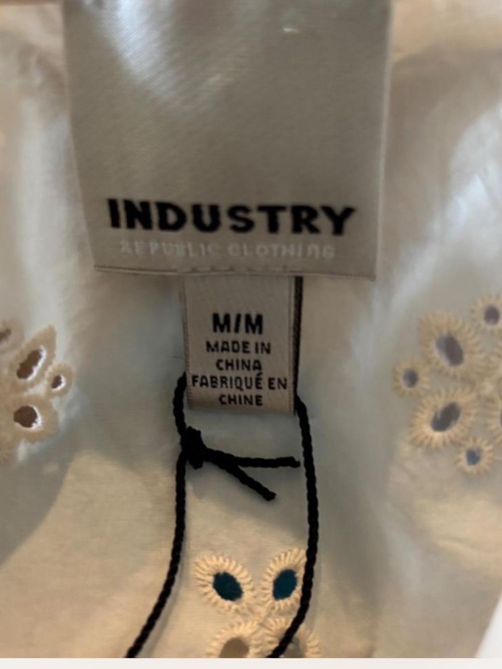 Industry Eyelet Lace -Trim Cream Button Front Blouse Size Medium - Picture 5 of 6